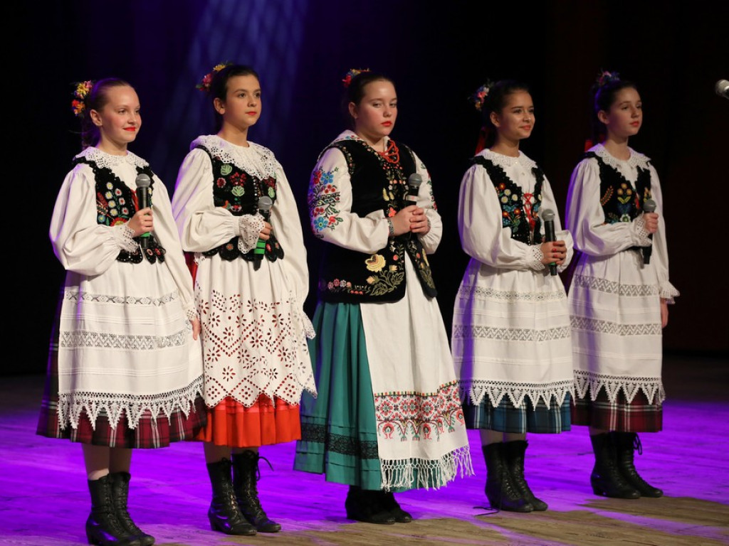 Świąteczny koncert Zespołu Pieśni i Tańca Ziemi Hrubieszowskiej (ZDJĘCIA)