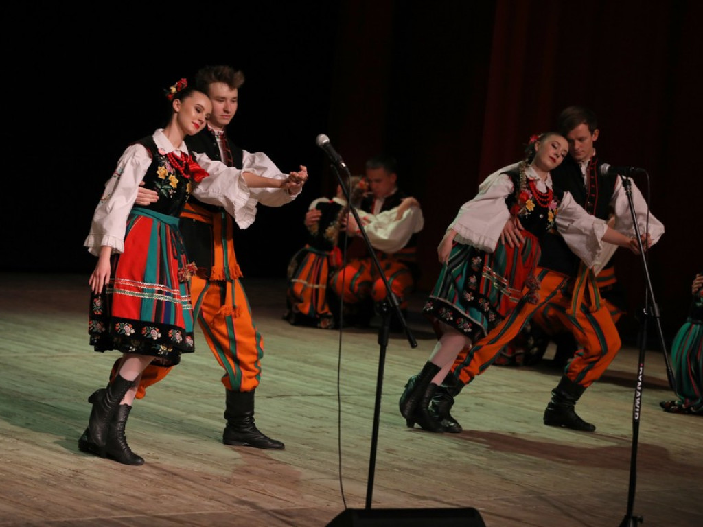 Świąteczny koncert Zespołu Pieśni i Tańca Ziemi Hrubieszowskiej (ZDJĘCIA)