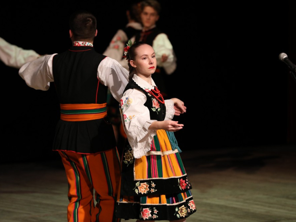 Świąteczny koncert Zespołu Pieśni i Tańca Ziemi Hrubieszowskiej (ZDJĘCIA)