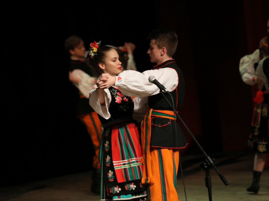 Świąteczny koncert Zespołu Pieśni i Tańca Ziemi Hrubieszowskiej (ZDJĘCIA)