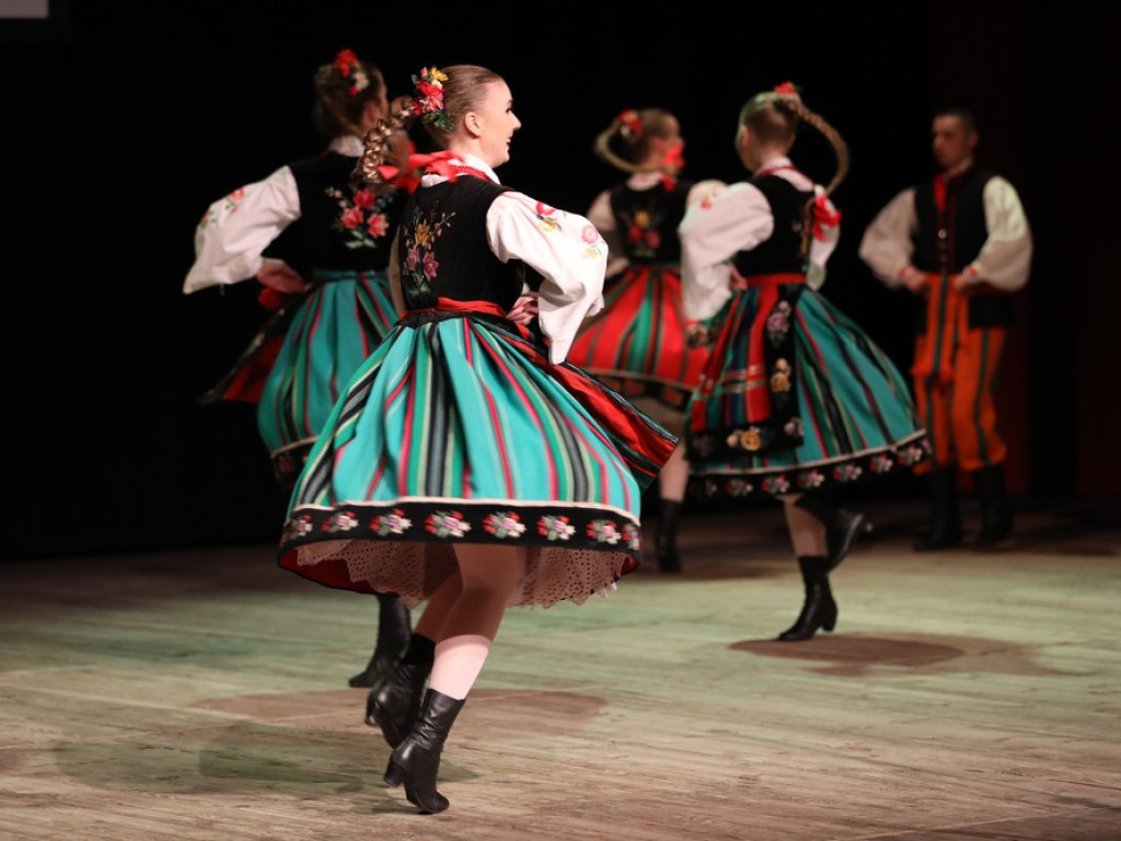 Świąteczny koncert Zespołu Pieśni i Tańca Ziemi Hrubieszowskiej (ZDJĘCIA)