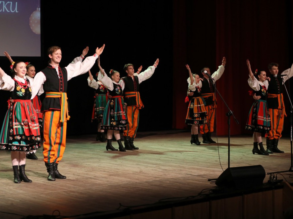 Świąteczny koncert Zespołu Pieśni i Tańca Ziemi Hrubieszowskiej (ZDJĘCIA)