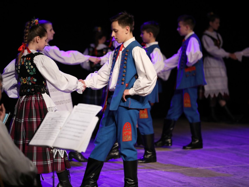 Świąteczny koncert Zespołu Pieśni i Tańca Ziemi Hrubieszowskiej (ZDJĘCIA)