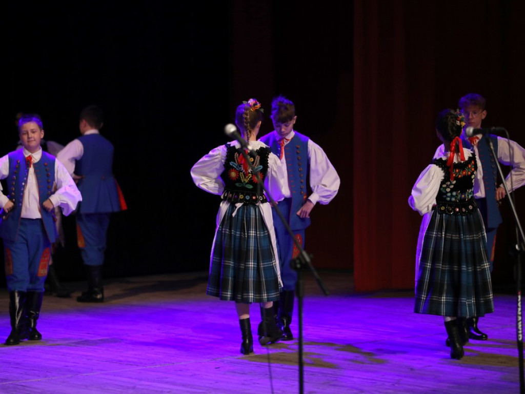 Świąteczny koncert Zespołu Pieśni i Tańca Ziemi Hrubieszowskiej (ZDJĘCIA)