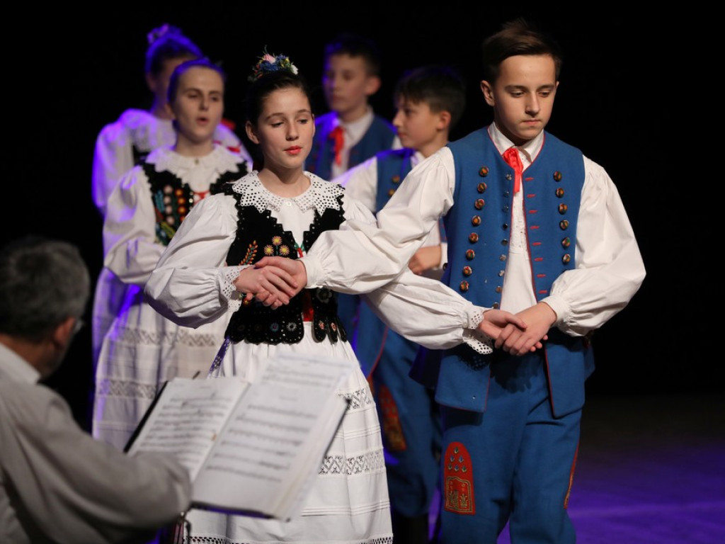 Świąteczny koncert Zespołu Pieśni i Tańca Ziemi Hrubieszowskiej (ZDJĘCIA)