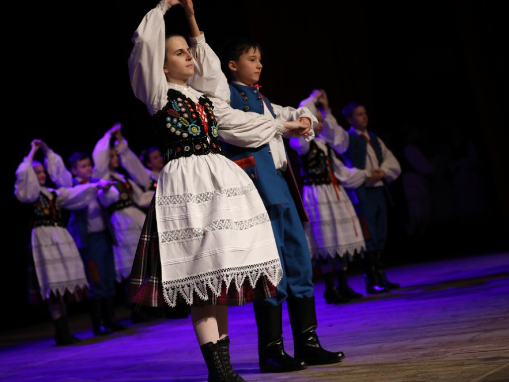 Świąteczny koncert Zespołu Pieśni i Tańca Ziemi Hrubieszowskiej (ZDJĘCIA)