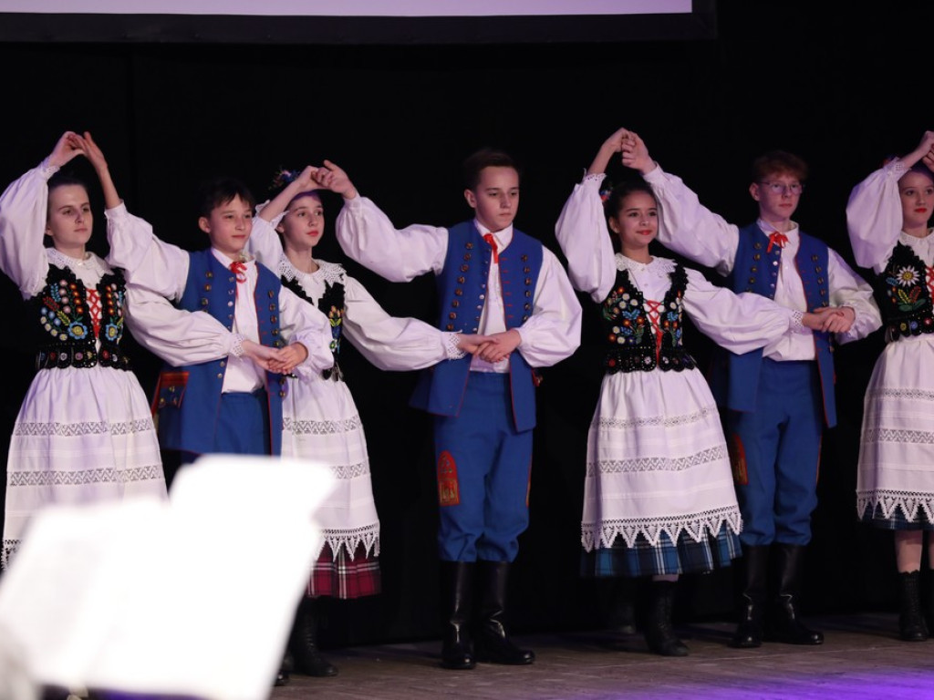 Świąteczny koncert Zespołu Pieśni i Tańca Ziemi Hrubieszowskiej (ZDJĘCIA)