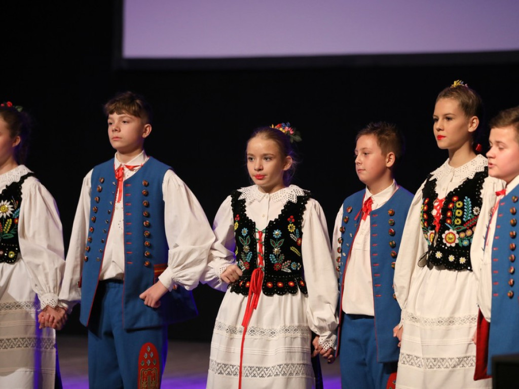Świąteczny koncert Zespołu Pieśni i Tańca Ziemi Hrubieszowskiej (ZDJĘCIA)