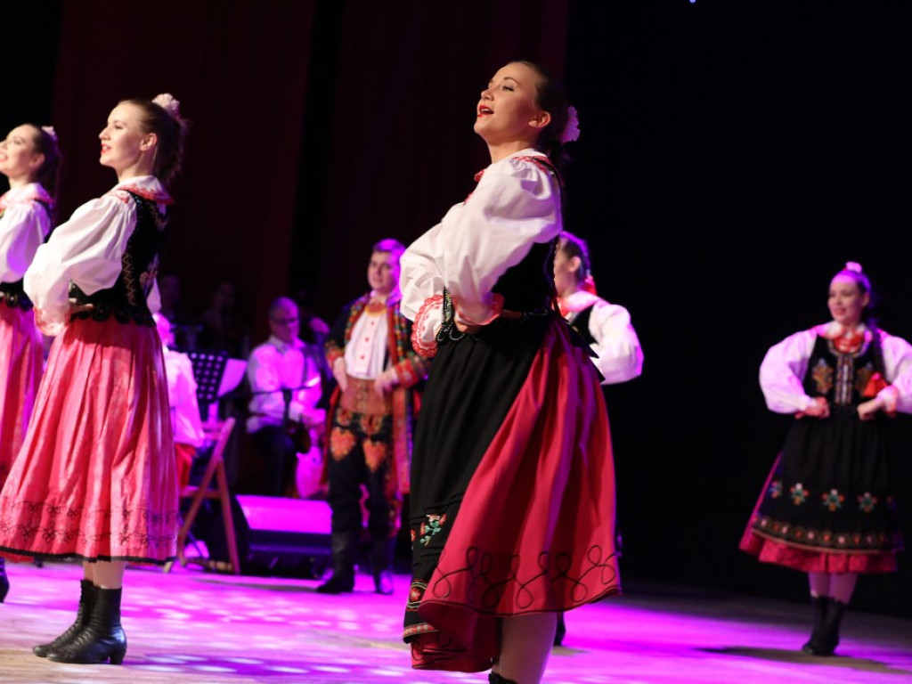 Świąteczny koncert Zespołu Pieśni i Tańca Ziemi Hrubieszowskiej (ZDJĘCIA)