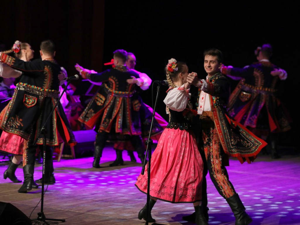 Świąteczny koncert Zespołu Pieśni i Tańca Ziemi Hrubieszowskiej (ZDJĘCIA)