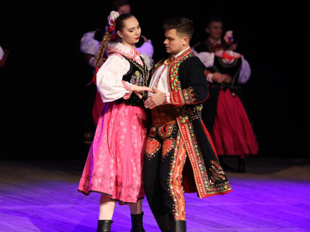 Świąteczny koncert Zespołu Pieśni i Tańca Ziemi Hrubieszowskiej (ZDJĘCIA)
