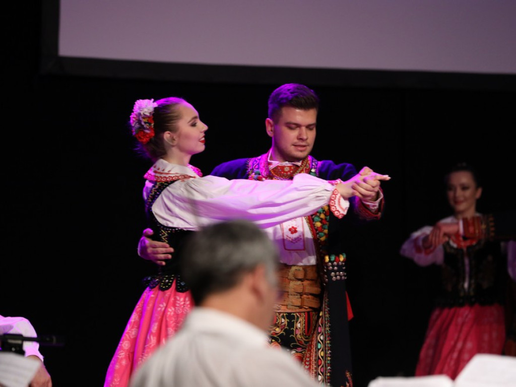 Świąteczny koncert Zespołu Pieśni i Tańca Ziemi Hrubieszowskiej (ZDJĘCIA)