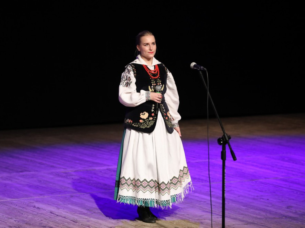 Świąteczny koncert Zespołu Pieśni i Tańca Ziemi Hrubieszowskiej (ZDJĘCIA)
