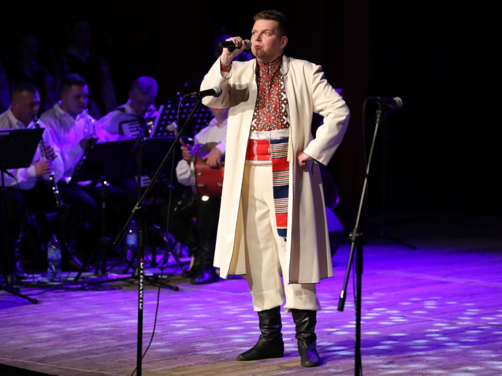 Świąteczny koncert Zespołu Pieśni i Tańca Ziemi Hrubieszowskiej (ZDJĘCIA)