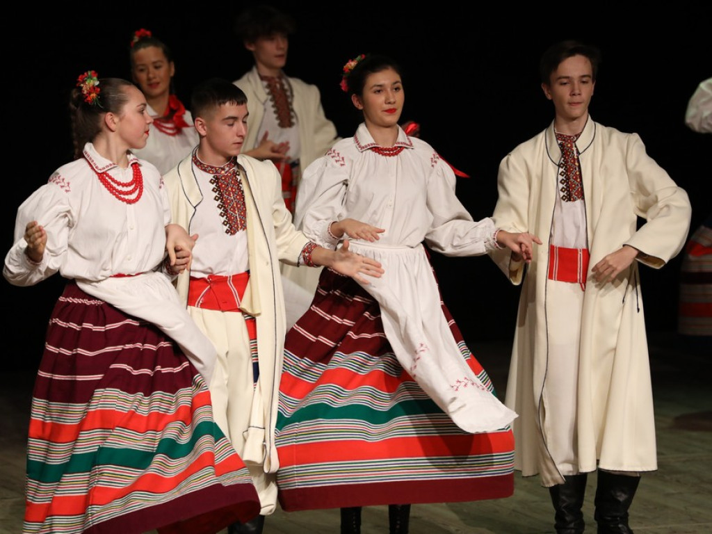 Świąteczny koncert Zespołu Pieśni i Tańca Ziemi Hrubieszowskiej (ZDJĘCIA)