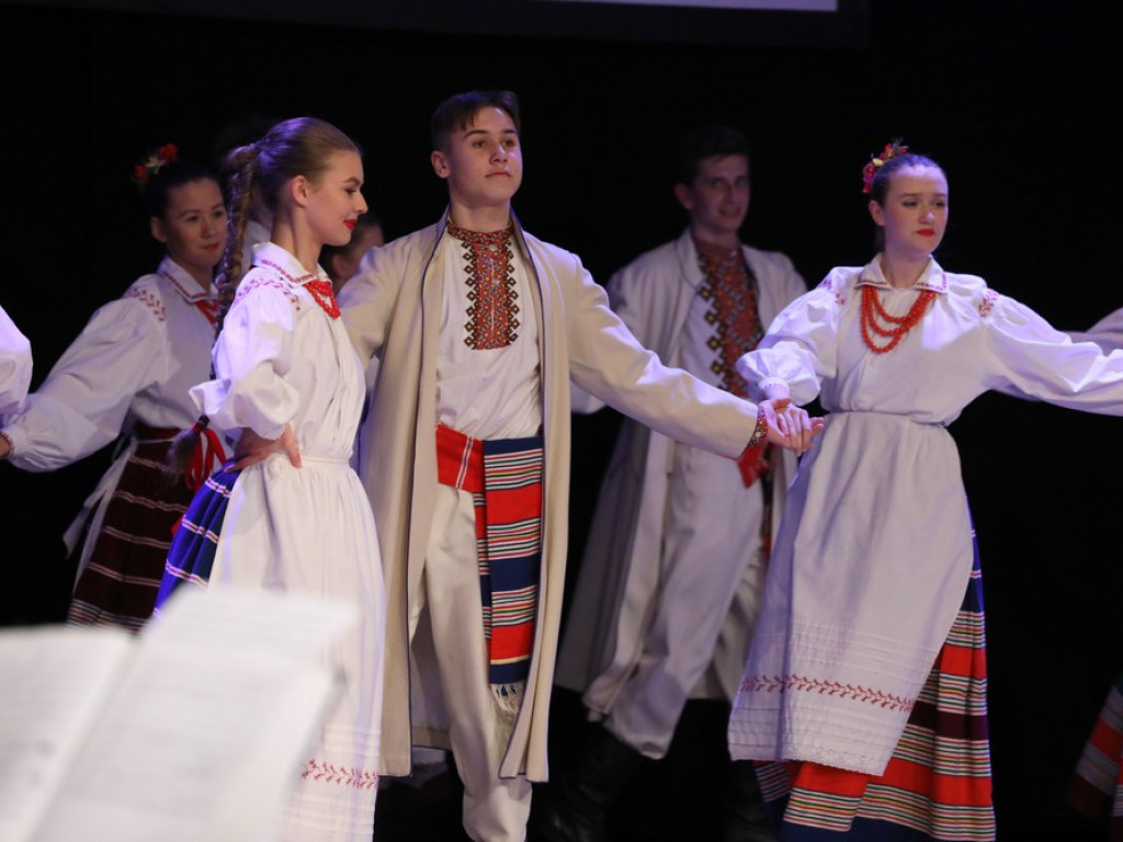 Świąteczny koncert Zespołu Pieśni i Tańca Ziemi Hrubieszowskiej (ZDJĘCIA)