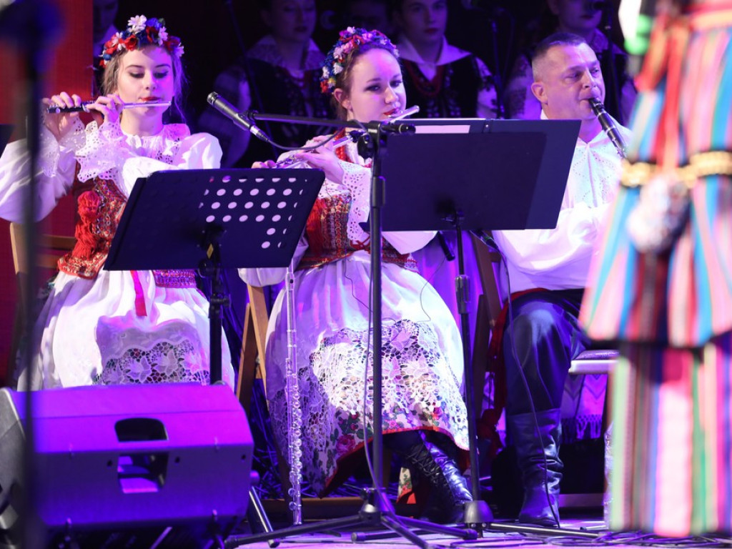 Świąteczny koncert Zespołu Pieśni i Tańca Ziemi Hrubieszowskiej (ZDJĘCIA)