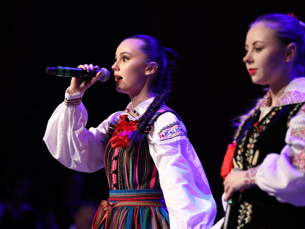 Świąteczny koncert Zespołu Pieśni i Tańca Ziemi Hrubieszowskiej (ZDJĘCIA)