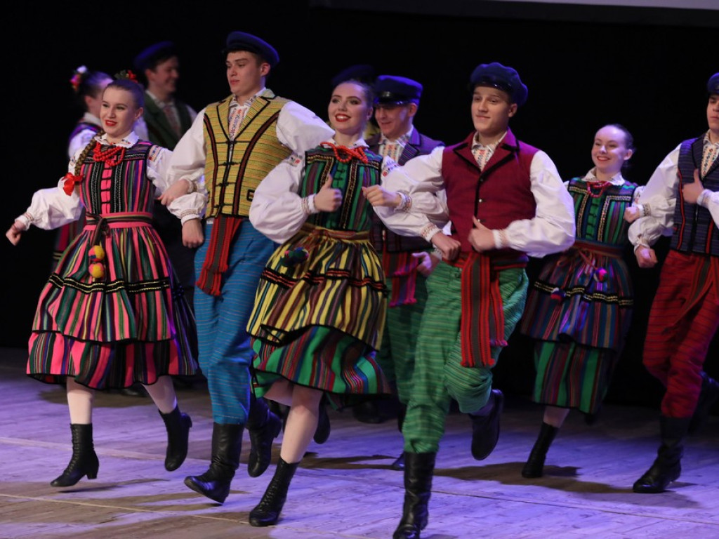 Świąteczny koncert Zespołu Pieśni i Tańca Ziemi Hrubieszowskiej (ZDJĘCIA)