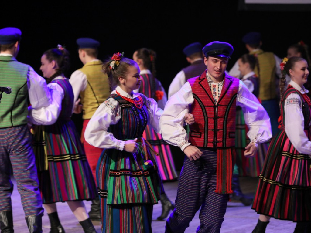 Świąteczny koncert Zespołu Pieśni i Tańca Ziemi Hrubieszowskiej (ZDJĘCIA)