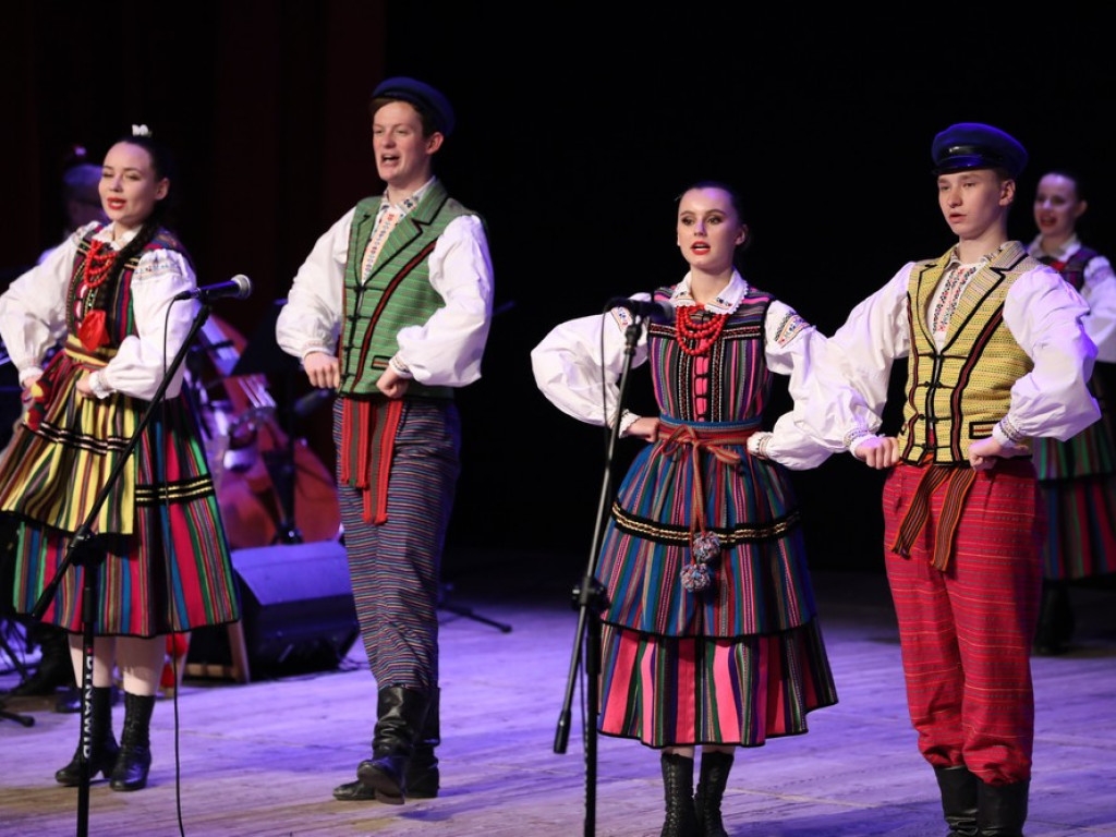 Świąteczny koncert Zespołu Pieśni i Tańca Ziemi Hrubieszowskiej (ZDJĘCIA)