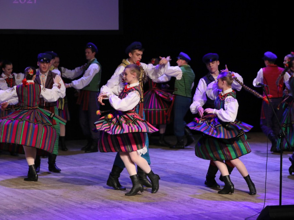 Świąteczny koncert Zespołu Pieśni i Tańca Ziemi Hrubieszowskiej (ZDJĘCIA)