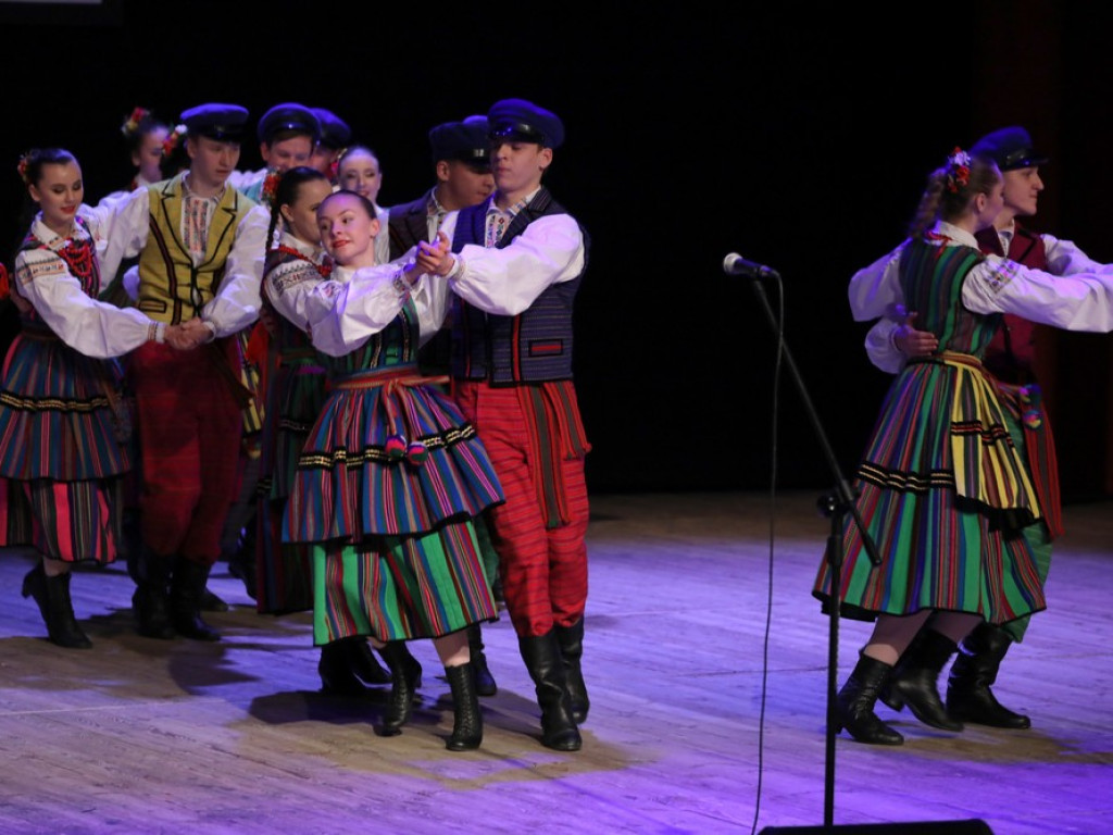 Świąteczny koncert Zespołu Pieśni i Tańca Ziemi Hrubieszowskiej (ZDJĘCIA)