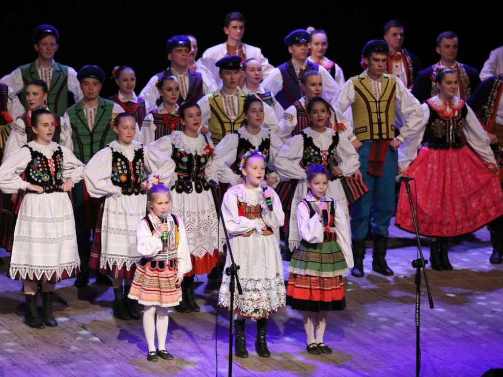 Świąteczny koncert Zespołu Pieśni i Tańca Ziemi Hrubieszowskiej (ZDJĘCIA)