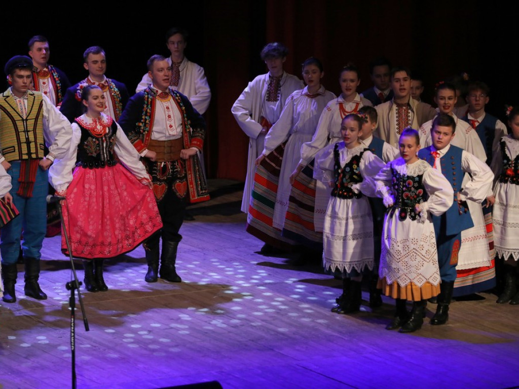 Świąteczny koncert Zespołu Pieśni i Tańca Ziemi Hrubieszowskiej (ZDJĘCIA)
