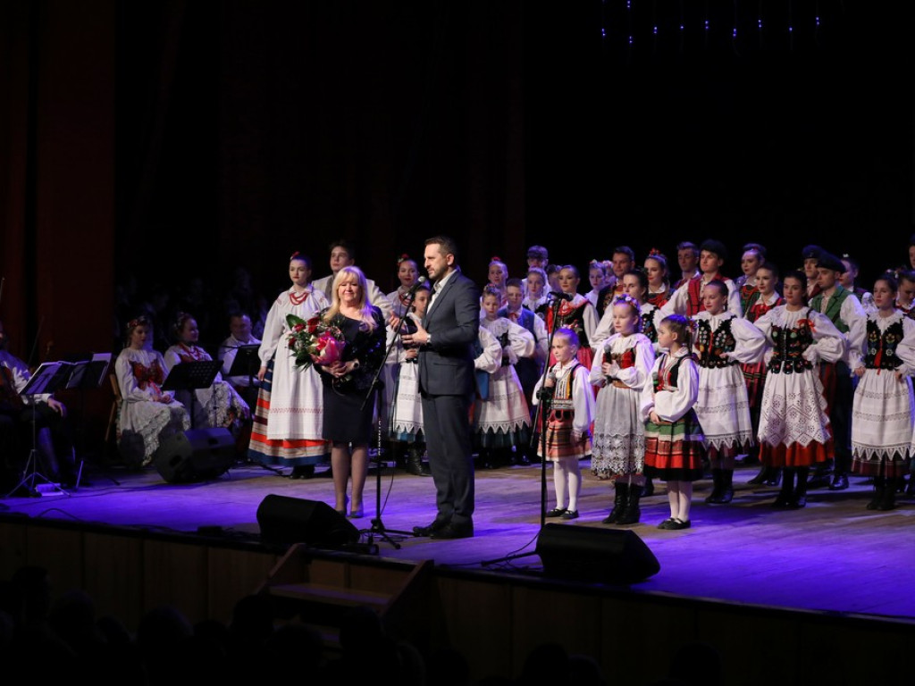 Świąteczny koncert Zespołu Pieśni i Tańca Ziemi Hrubieszowskiej (ZDJĘCIA)
