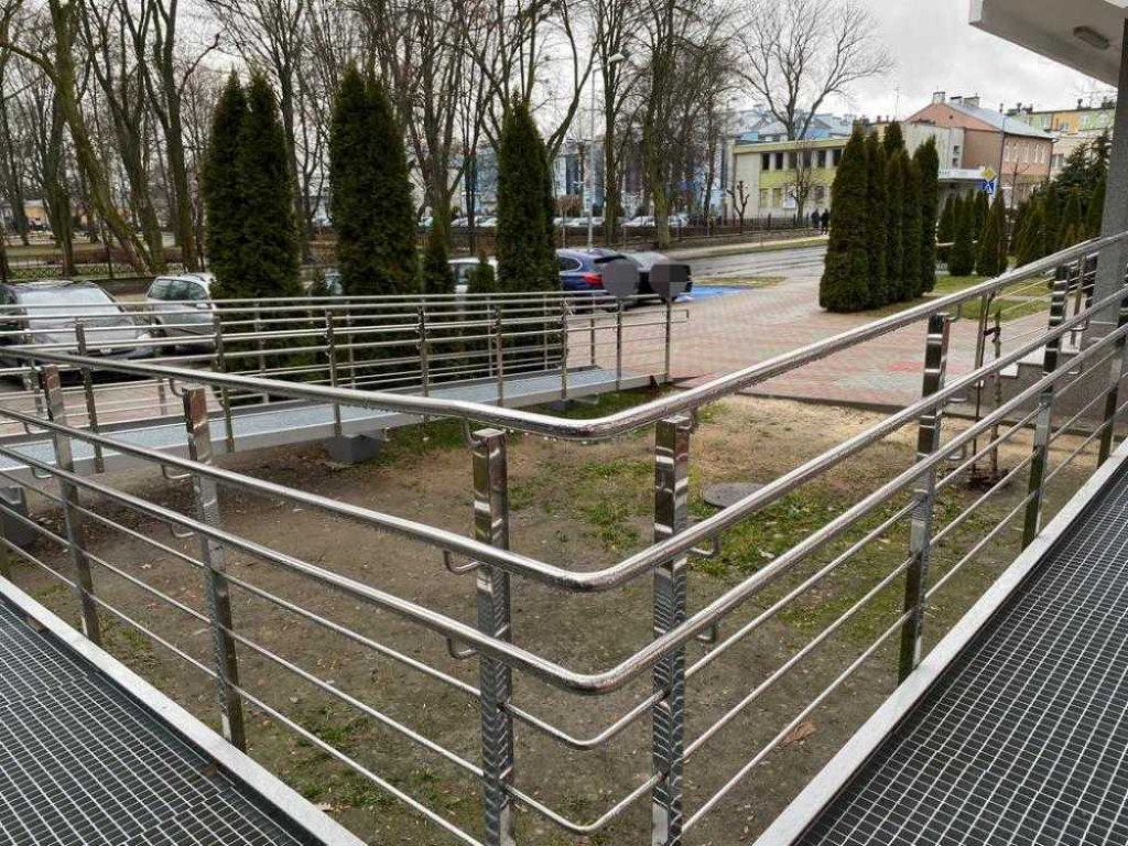Hrubieszów: Remont wejścia do starostwa zakończony (ZDJĘCIA)