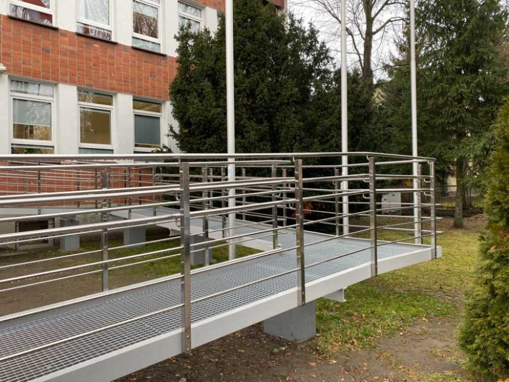 Hrubieszów: Remont wejścia do starostwa zakończony (ZDJĘCIA)