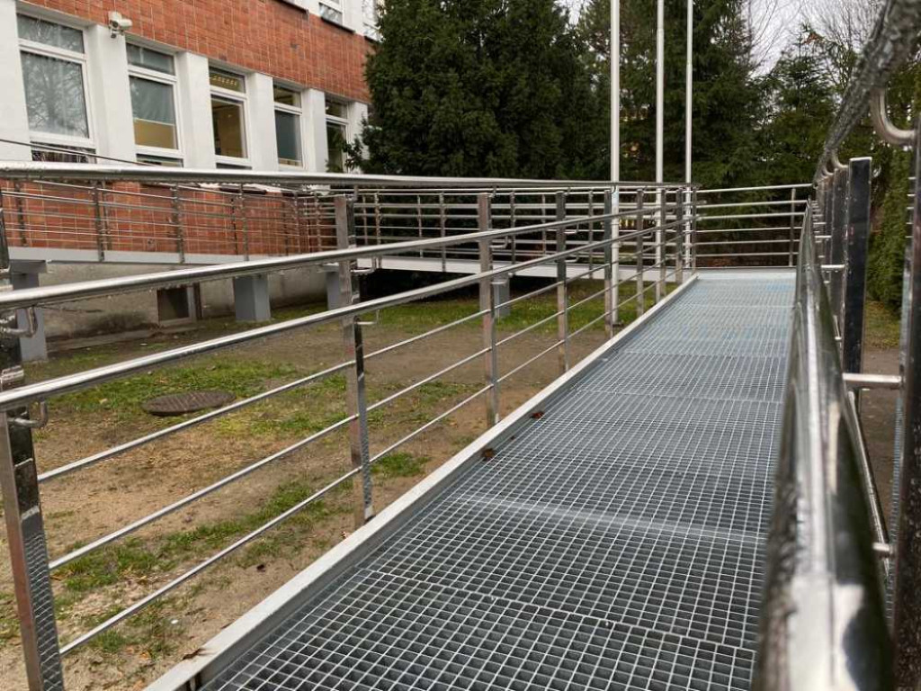Hrubieszów: Remont wejścia do starostwa zakończony (ZDJĘCIA)