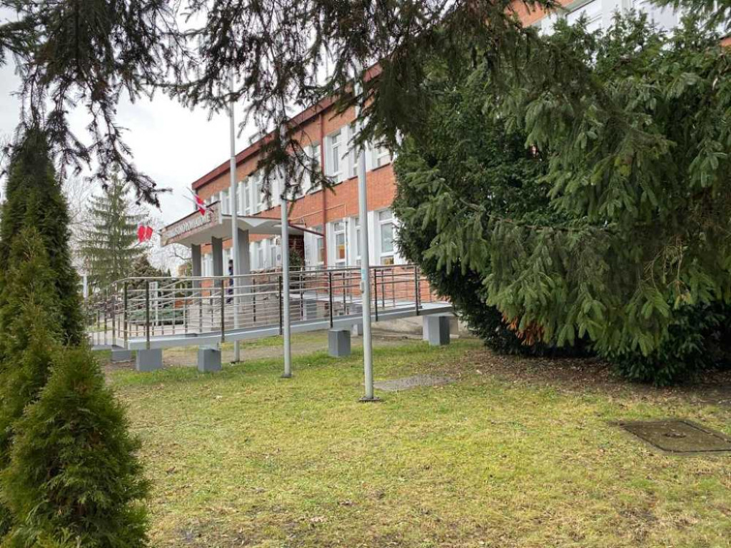 Hrubieszów: Remont wejścia do starostwa zakończony (ZDJĘCIA)