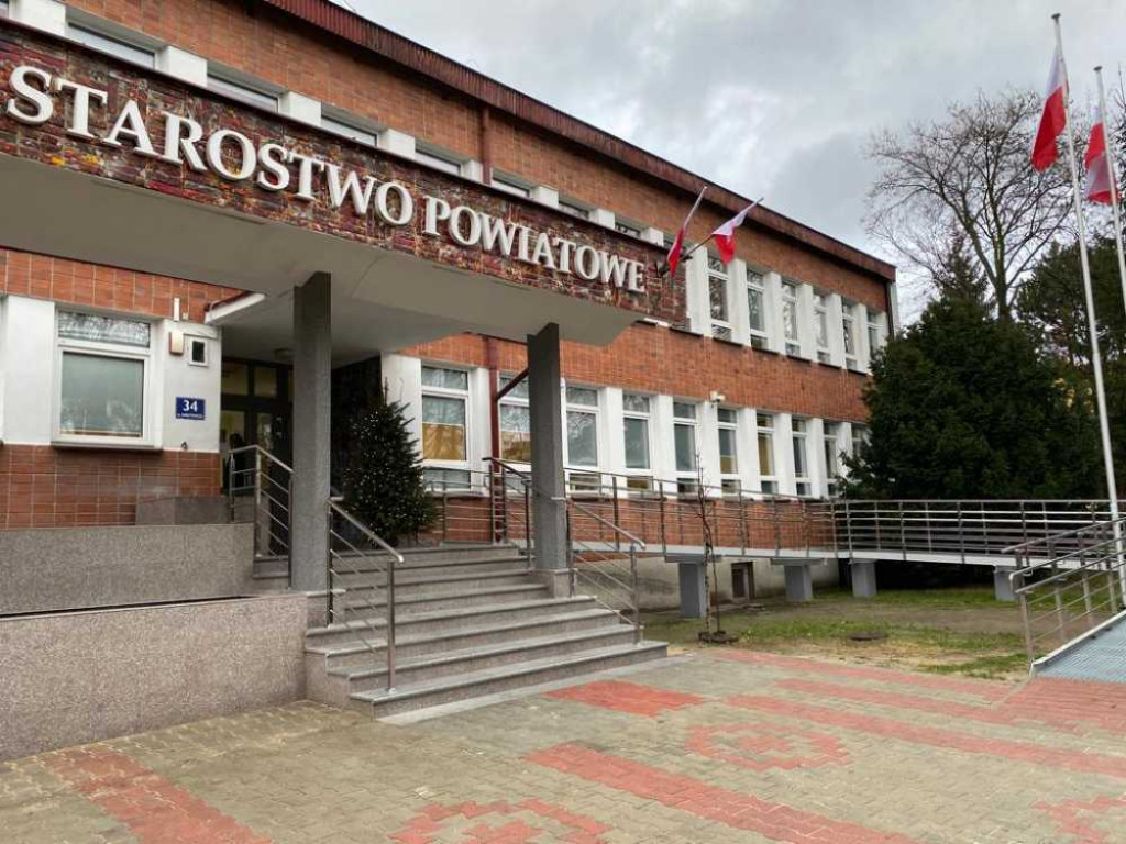 Hrubieszów: Remont wejścia do starostwa zakończony (ZDJĘCIA)