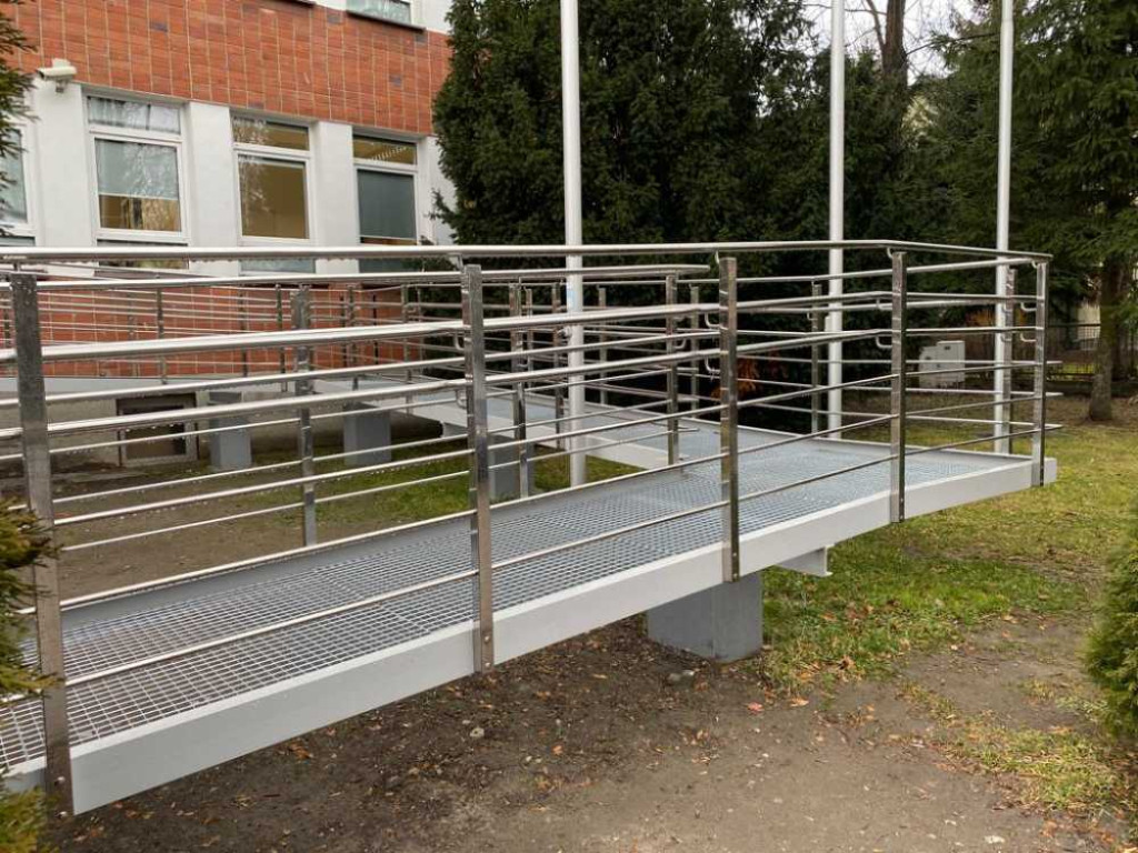 Hrubieszów: Remont wejścia do starostwa zakończony (ZDJĘCIA)