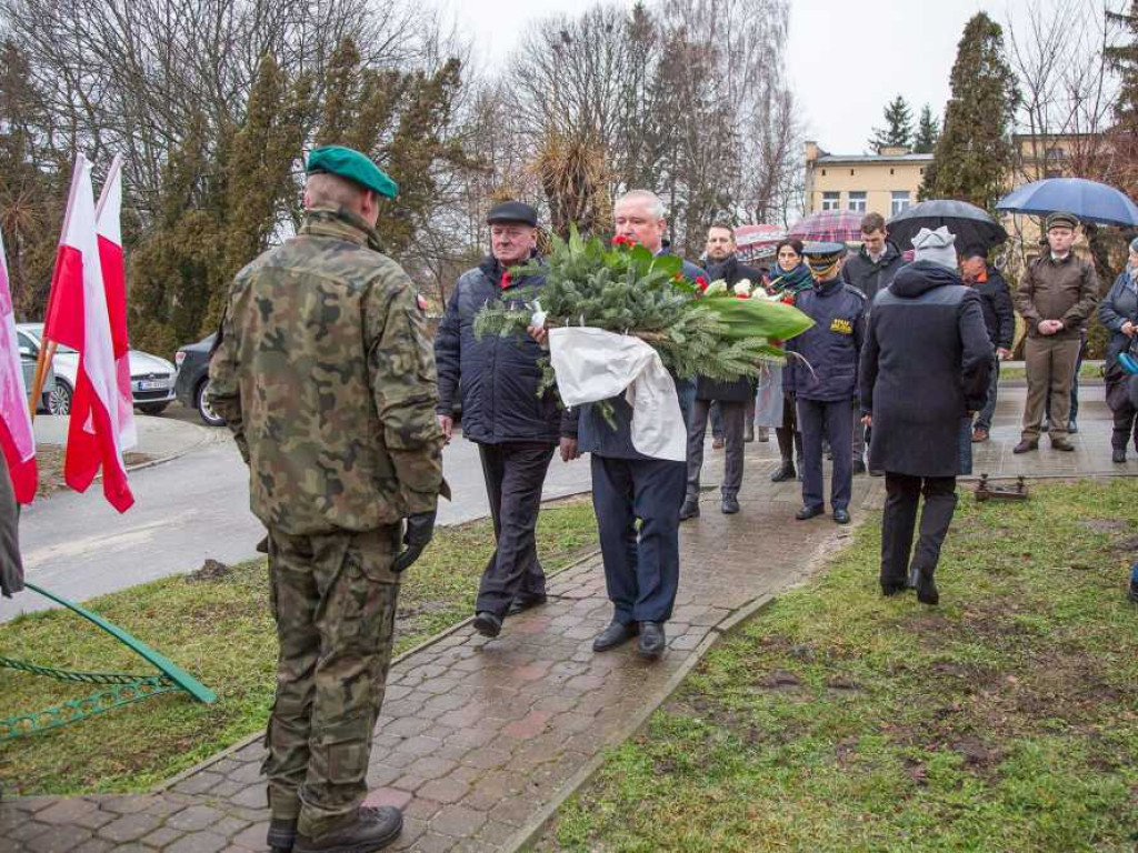 Hrubieszów: Uczczono 78 rocznicę mordu dokonanego na żołnierzach Batalionów Chłopskich i Armii Krajowej (ZDJĘCIE)