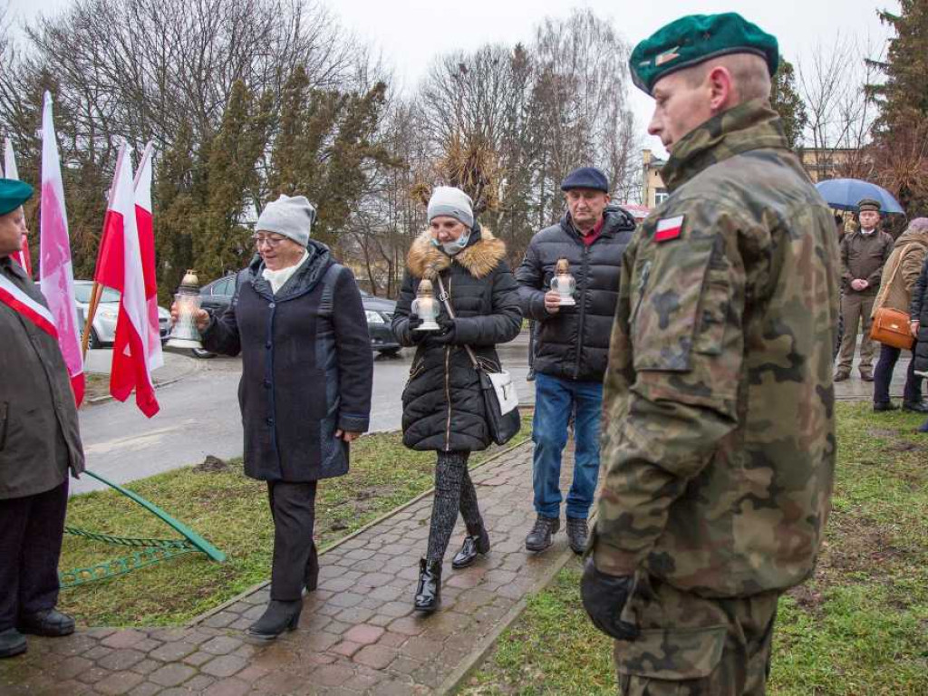 Hrubieszów: Uczczono 78 rocznicę mordu dokonanego na żołnierzach Batalionów Chłopskich i Armii Krajowej (ZDJĘCIE)