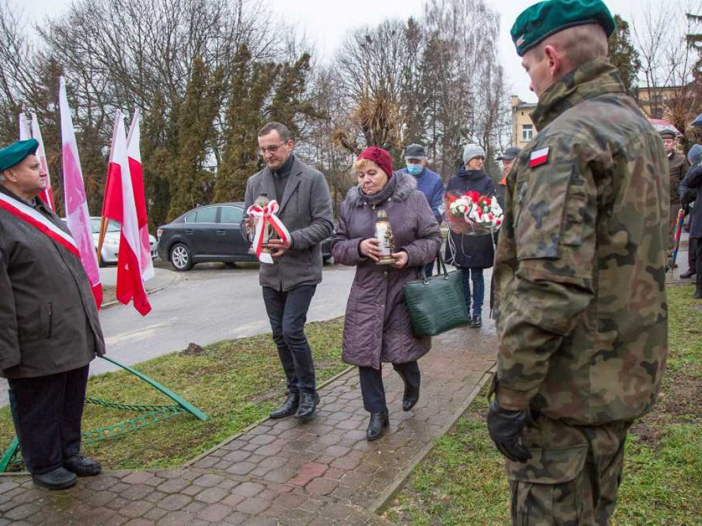 Hrubieszów: Uczczono 78 rocznicę mordu dokonanego na żołnierzach Batalionów Chłopskich i Armii Krajowej (ZDJĘCIE)