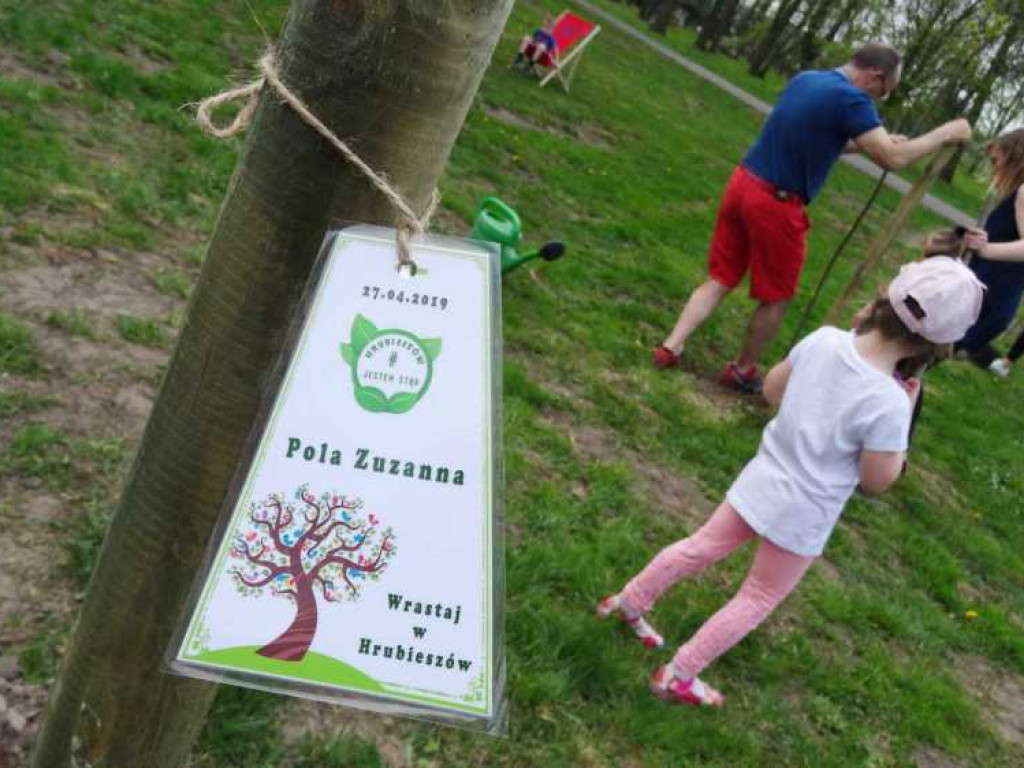 Wrastaj w Hrubieszów - rusza kolejna edycja akcji sadzenia drzewek dla dzieci (ZDJECIA)