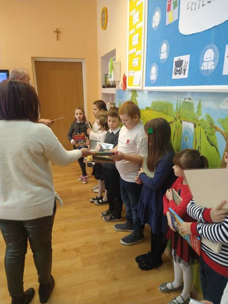 Pasowanie na czytelnika w Wiszniowie (ZDJĘCIA)