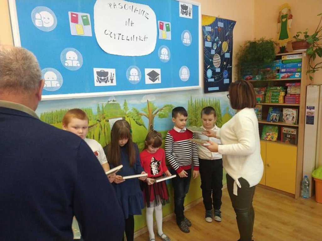 Pasowanie na czytelnika w Wiszniowie (ZDJĘCIA)