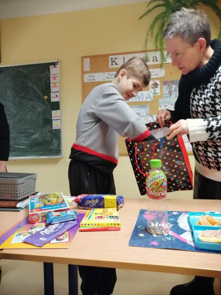 Hrubieszów: Młodzież Staszica - dzieciom (ZDJĘCIA)