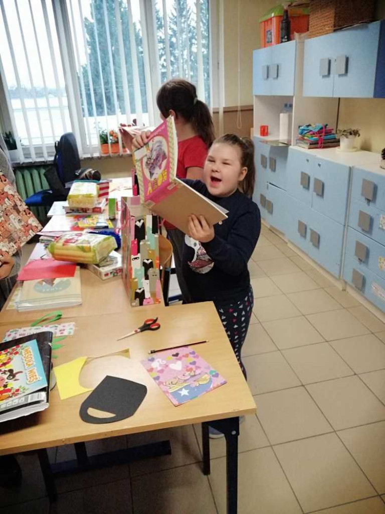 Hrubieszów: Młodzież Staszica - dzieciom (ZDJĘCIA)