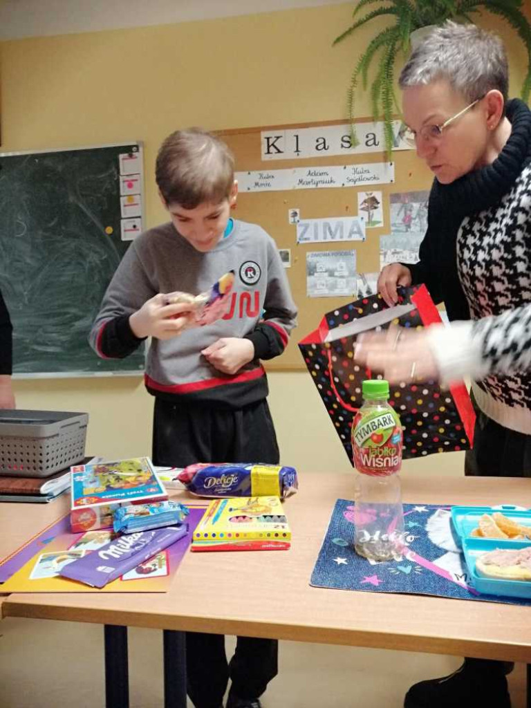 Hrubieszów: Młodzież Staszica - dzieciom (ZDJĘCIA)