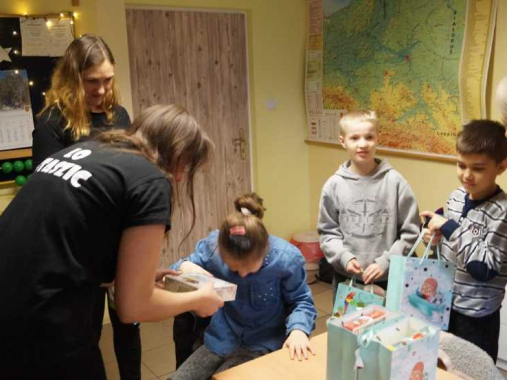 Hrubieszów: Młodzież Staszica - dzieciom (ZDJĘCIA)