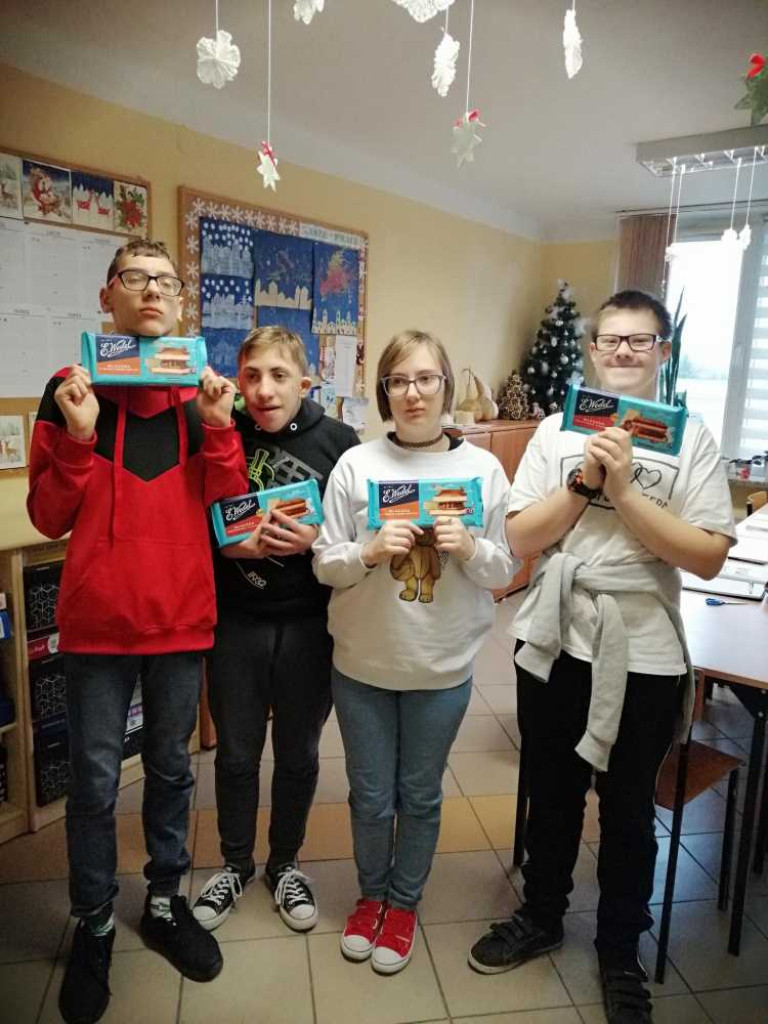 Hrubieszów: Młodzież Staszica - dzieciom (ZDJĘCIA)