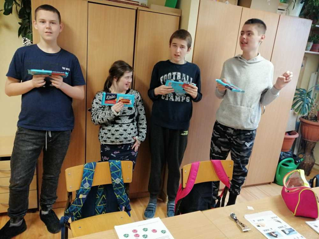 Hrubieszów: Młodzież Staszica - dzieciom (ZDJĘCIA)