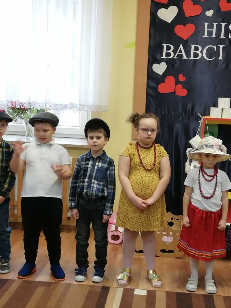 Hrubieszów: Dzień Babci i Dziadka w Miejskim Przedszkolu nr 3 przy ul. Grotthusów (ZDJĘCIA, WIDEO)
