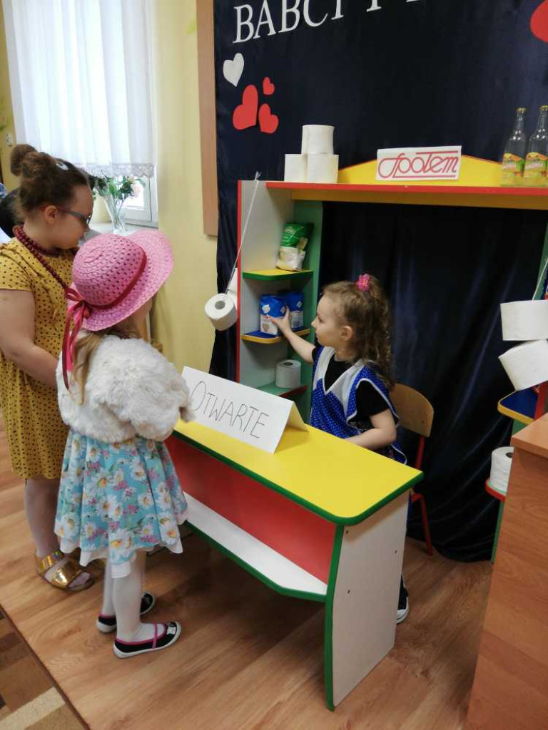 Hrubieszów: Dzień Babci i Dziadka w Miejskim Przedszkolu nr 3 przy ul. Grotthusów (ZDJĘCIA, WIDEO)
